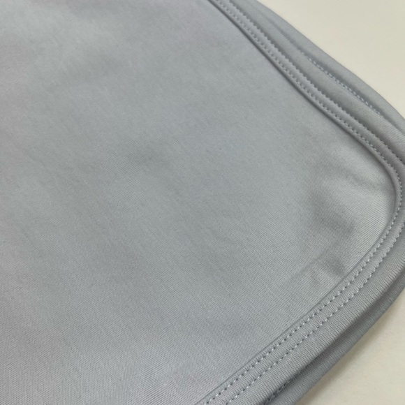 NWT Lila & Hayes Baby Boys Blue Plain Edge Pima Receiving Blanket - Picture 5 of 6